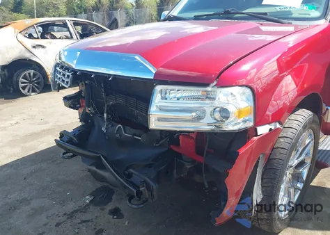 2013 Lincoln Navigator из США, поврежденный, VIN 5LMJJ2J5XDEL08480